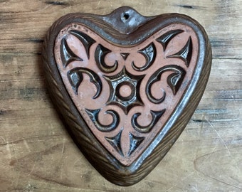 French vintage terracotta cake mold, heart & fleur de lys vintage French earthenware cooking mold romantic ceramic cake pan, Valentines Day