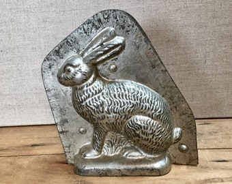 vintage French 13cm hare chocolate mold 1950s French chocolatier Easter rabbit collectible mold March Hare craft mold lapin lièvre 2pce