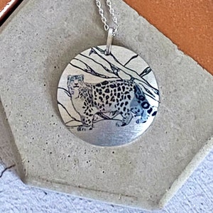 Oval Charm Pendant Snow Leopard Big Cat Oval Charm Pendant Snow Leopard Big Cat