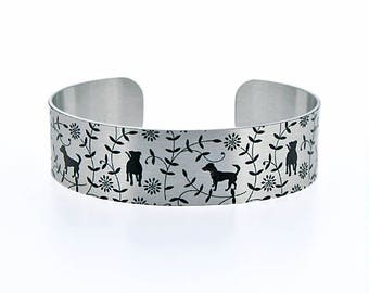 Jack Russell dog cuff bracelet, personalised metal bangle with dogs. (537)