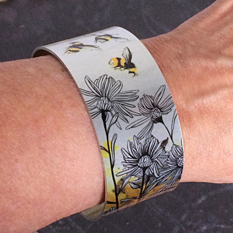 Bee Bracelet, Personalised Jewellery, Metal Cuff Bangle With Bees, Gifts  for Women. 533 