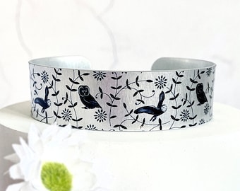 Owl cuff bracelet, metal bangle with owls. Personalised jewellery gifts for women. (478)