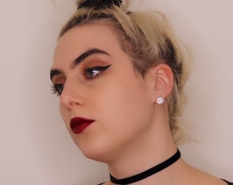 velvet choker with magnetic clasp | 90s choker | ribbon choker | thin velvet choker | victorian fashion | goth | rock n roll style necklace