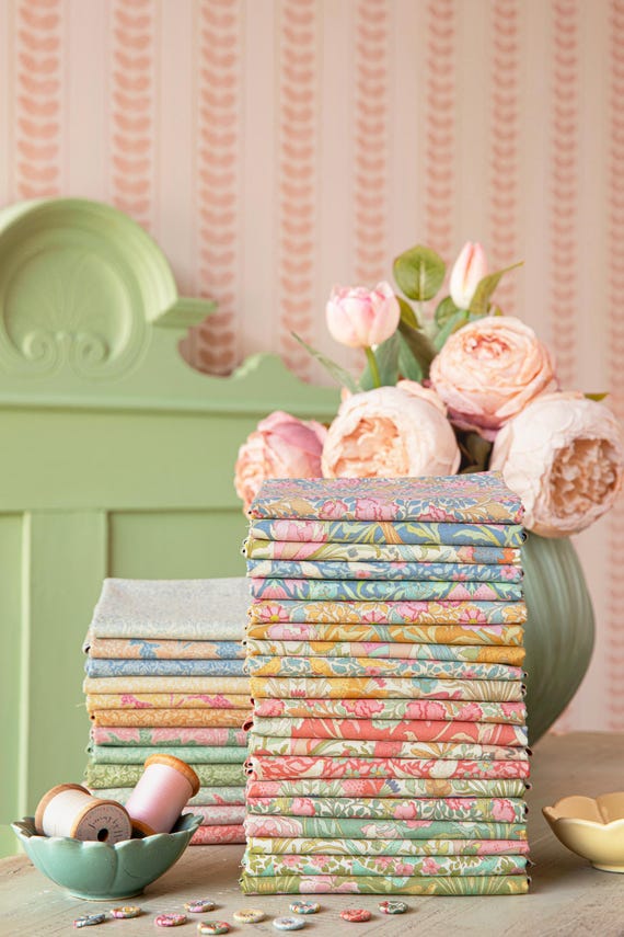 PREORDER – Tilda Songbird Fat Quarter Bundle | 20 Fabrics | 21” x 18” | Arriving February