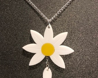 dropping petal daisy pendant or brooch