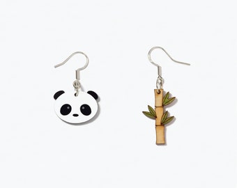 Lindos pendientes de panda acrílico y bambú de madera.