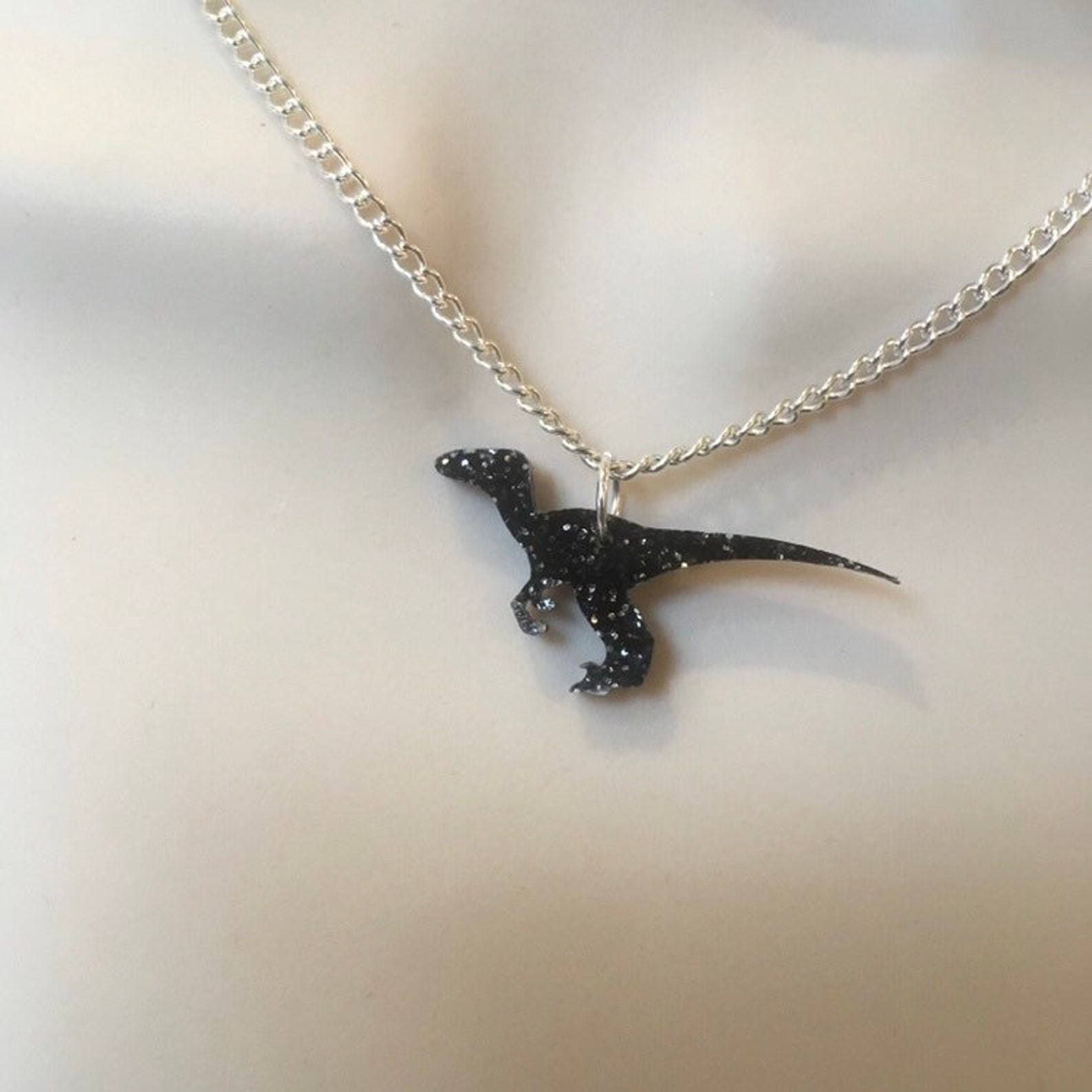 Small Velociraptor / Raptor Necklace - Etsy