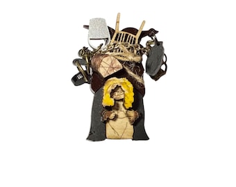 Labyrinth Junk Lady necklace or brooch