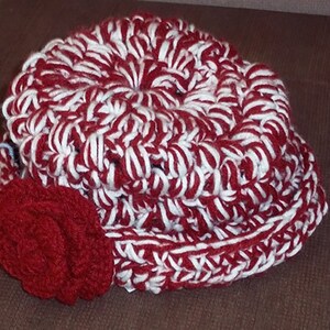 Chapeau à motifs au crochet