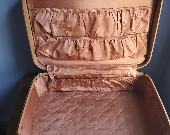 Vintage Starline Suitcase Baltimore Luggage Company 14 by 21.5 by 7