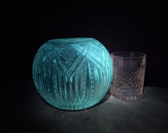 Crystal rose bowl clear fairy vase lead crystal round vintage cut glass centerpiece Brilliant cut There are chips around the belly Uranium