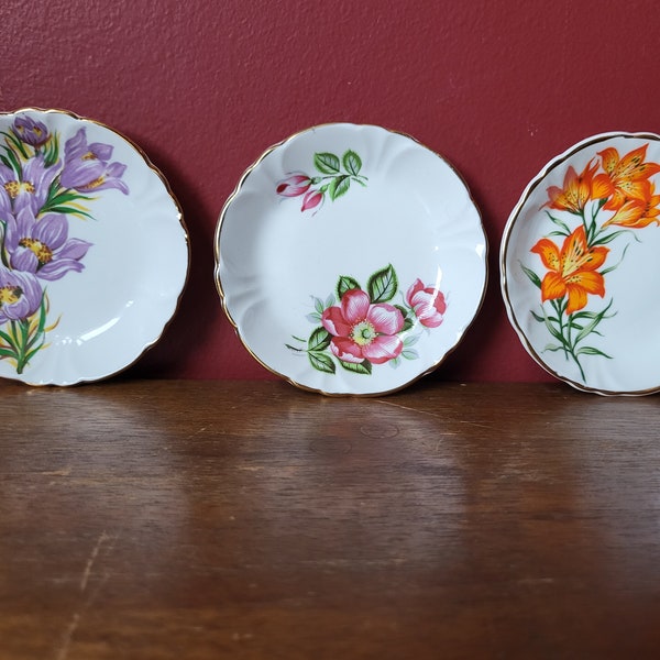 Royal Windsor 3" dish Saskatchewan, Manitoba, Alberta Floral Emblem - Prairie Crocus, Wild Rose, Prairie Lily