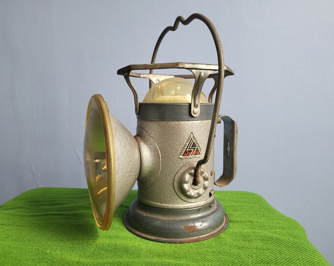 Delta powerlite lantern 6 volt battery operated hanging or tabletop