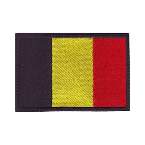 Könnte beinhalten: Ein gestickter Aufnäher mit der belgischen Flagge in den Farben Schwarz, Gelb und Rot.