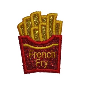 Peut inclure: Un écusson scintillant représentant un cornet de frites dorées. Le cornet rouge a une bordure jaune et les mots "French Fry" brodés en jaune.