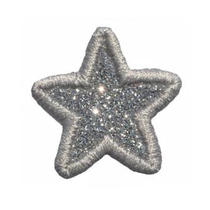 Op de afbeelding: Een zilveren glitterster-patch met een witte rand.