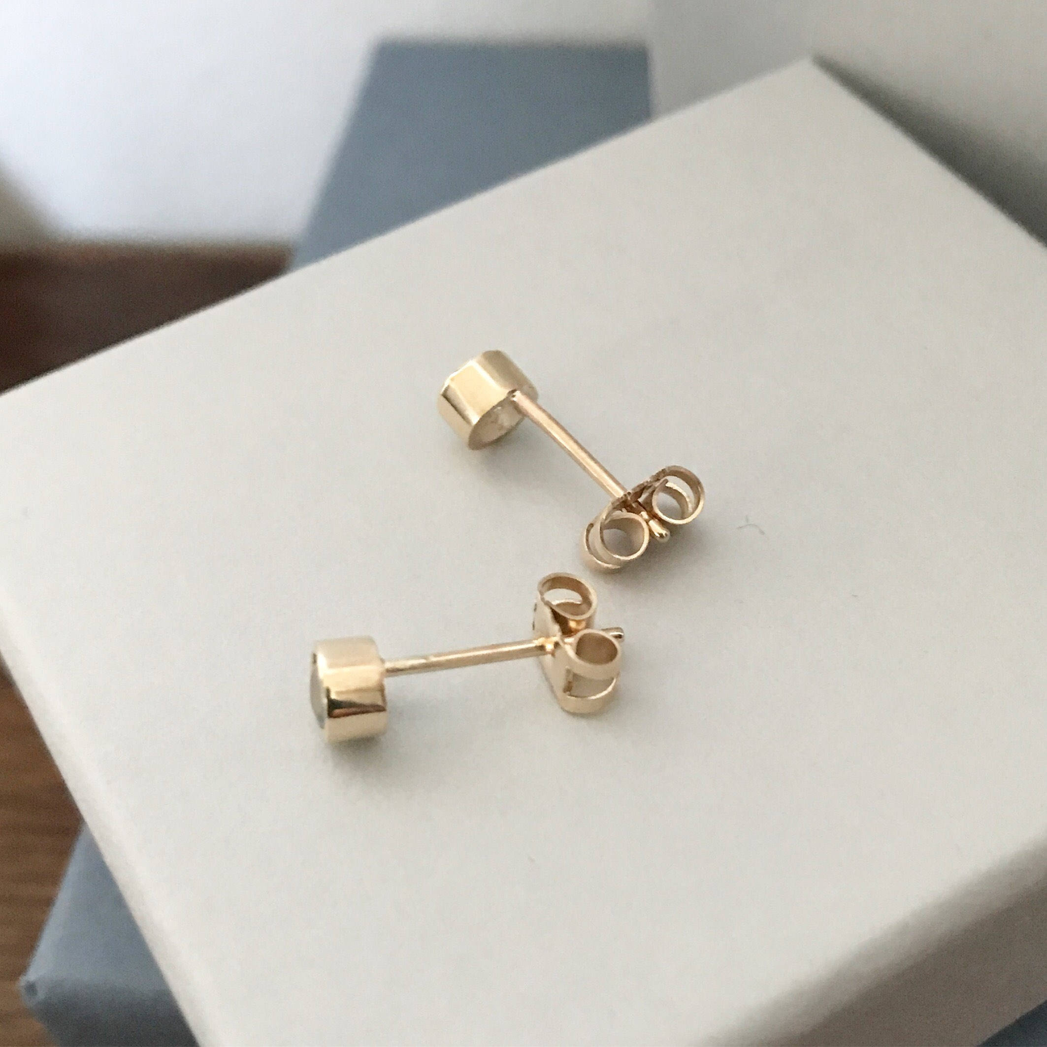 •CREST• aquamarine + gold stud earrings