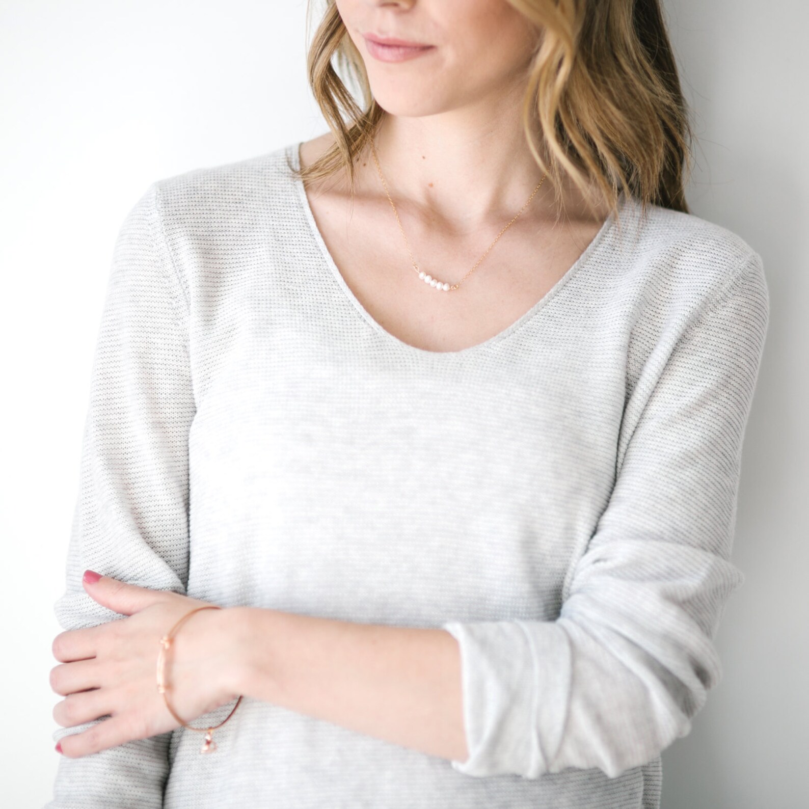 PEARL 5 gold/silver Five Pearl Necklace. First Pearl Necklace. Simple Pearl Necklace. Bridesmaid ...