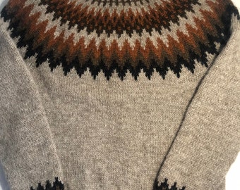 Brauner isländischer Wollpullover, Lopapeysa, warmer isländischer Pullover