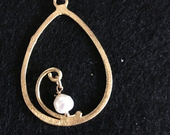 Pearl Pendant Necklace