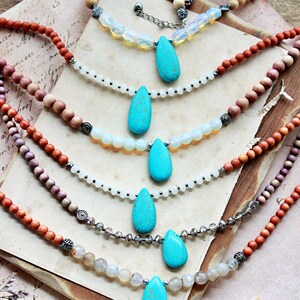 Kette Holzperlen // kurze Kette // Boho Kette // kurze Kette // bunte Kette // Statement Kette // Collier // Kette mit Türkis // FREE SPIRIT Bild 6