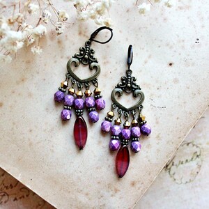 Chandelier Ohrringe // Bronze Schmuck // Ohrringe Magenta // Boho Ohrringe // große Ohrringe // lange Ohrrige // PURPLE RAIN Bild 5