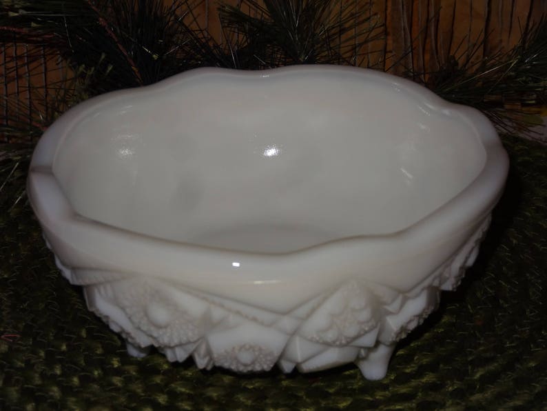 3 Footed McKee Milk Glass Bowl McKee Thatcher Milk Glass Candy Dish Vintage McKee Vintage Milk Glass