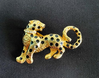 Beautiful leopard brooch from the 80s