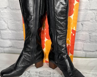 Vintage 70s Cobbies Boots Black Leather Block Knee High Wood 2” Heel 7/7.5 Orig Box