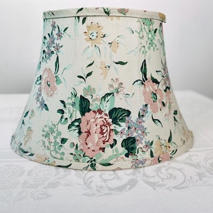 Vintage Cottagecore Table Lamp Shade Floral Fabric Bell Oval 9 X 9.25 X 18.25