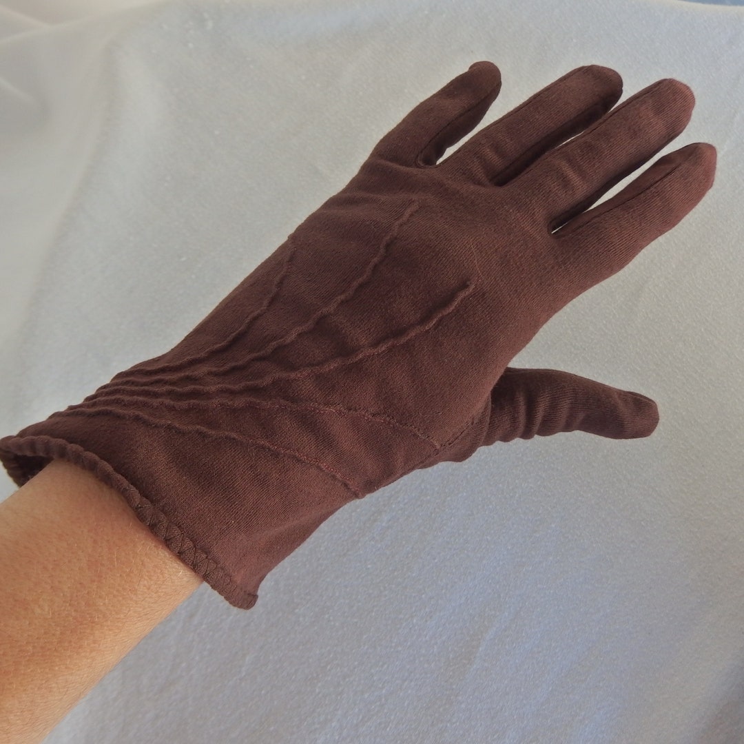 Vintage True 1940s RARE Brown Knit Gloves Angled Cuffs Pin Tucks 7/7.5