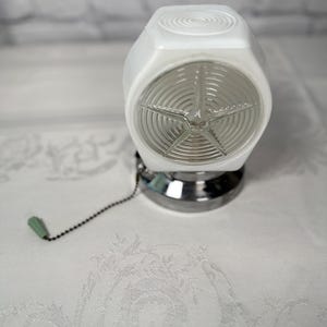 Vintage Deco Glass Chrome Bathroom Sconce Light White W/Original Pull Cord Star EXC