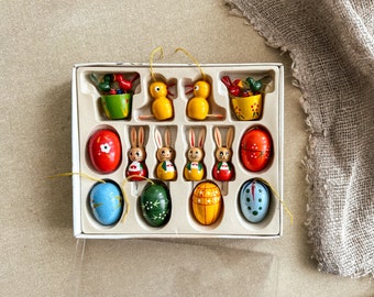 WHITHOUT BOX Vintage 14 Easter Ornaments Miniature Wooden Chicks Colorful Easter Ornaments 14 wood ornaments 14 Erzgebirge hanging Ornament