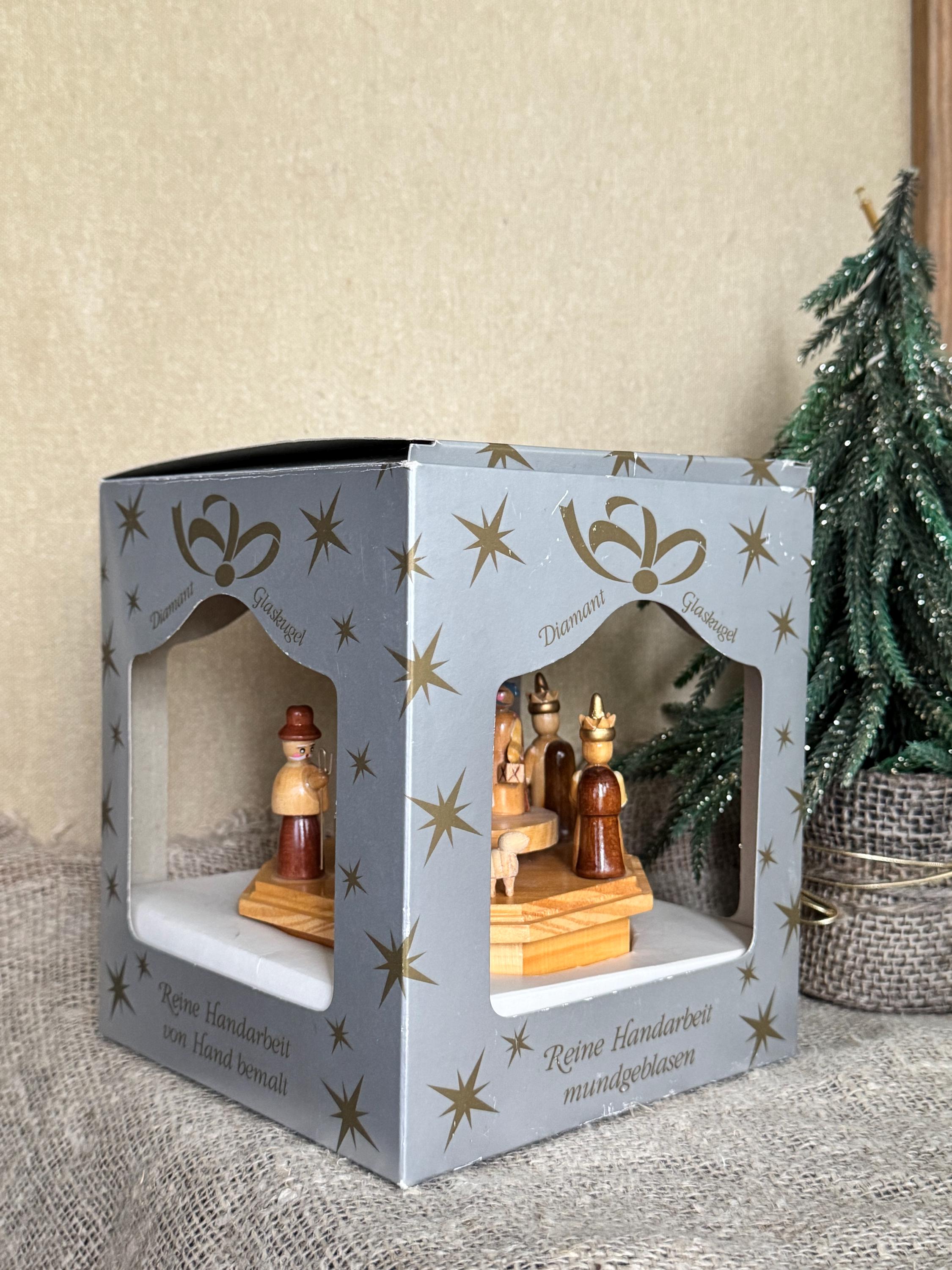 ドイツ製-木製 キリスト誕生をモチーフオルゴール エルツ山地のドイツのクリスマスオルゴール：キリスト降誕の情景