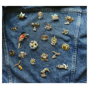 Enamel Tyrolean Hat Pins Vintage Bavarian Hatpins Accessory Enamel Alpine Brooch Travel Tyrolean Collectible Oktoberfest Alpine Brooch Pins