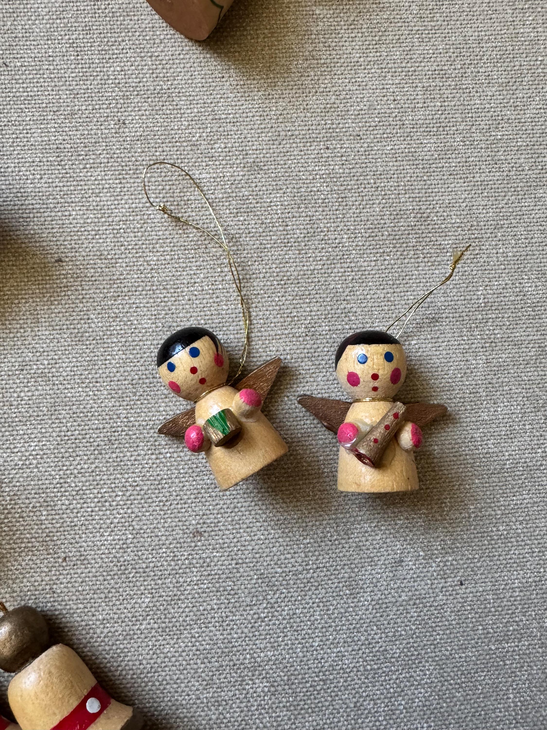 エルツ山地のクリスマスオーナメント：ドイツの木製ホリデー