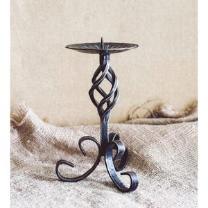 Vintage Iron Candle Holder: Romantic Table Centerpiece