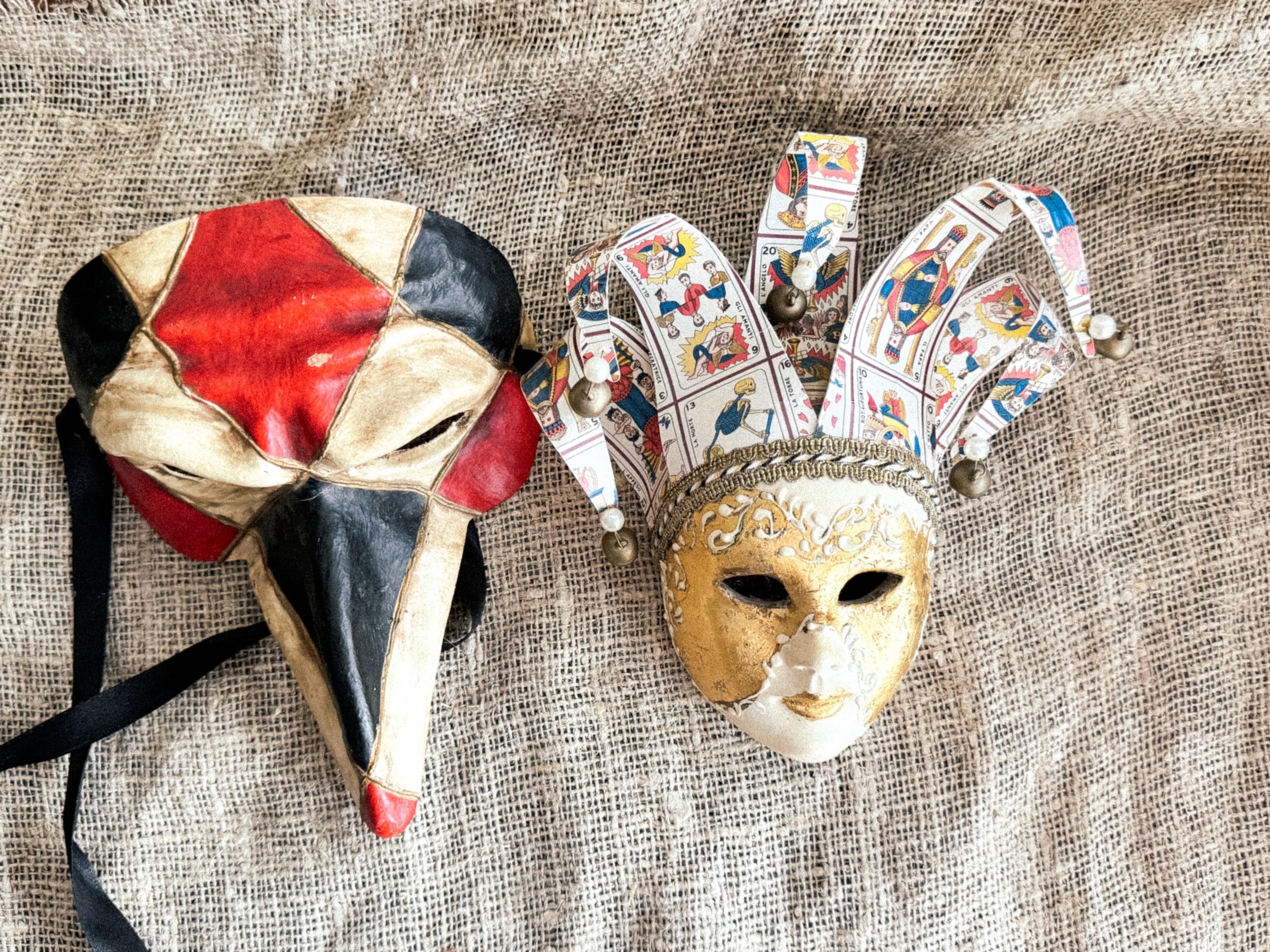 ベネチアンマスク：手描きのカーニバルマスク、イタリアのホーム