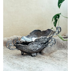 Mid-century Bowl Victorian decorative Jardiniere Housewarming gift Silver Floral Jardiniere indoor Table centerpiece Jardiniere with Handle