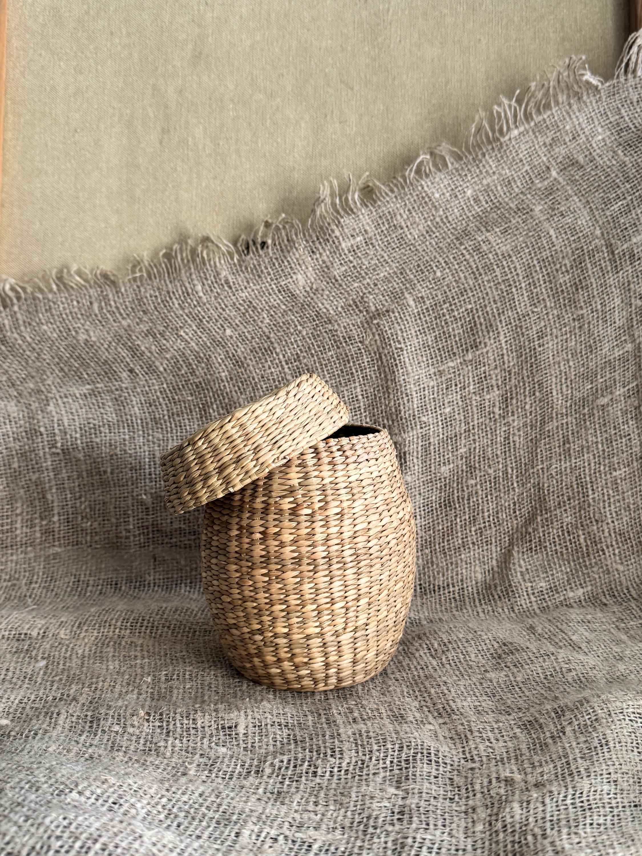 蓋付き編みわらかご：素朴な農家風インテリア - Etsy 日本