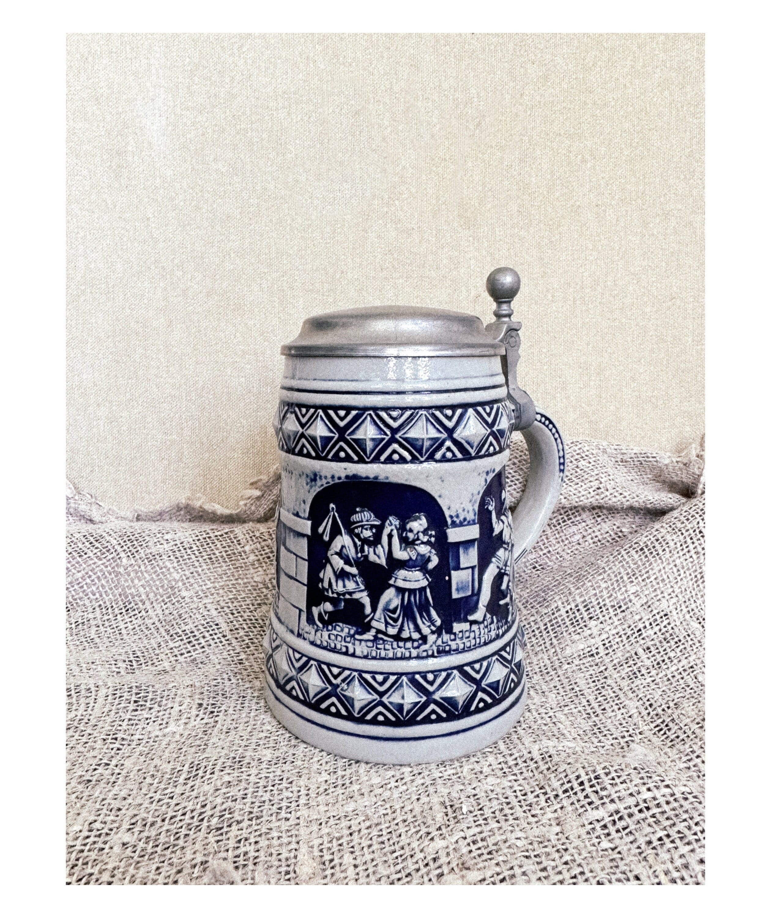 ヴィンテージ ゲルツ ドイツ ビールジョッキ：蓋付き ジンデコ 500ml