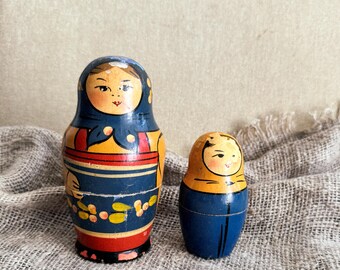 ヴィンテージの手描き木製マトリョーシカ人形：ソ連の入れ子セット