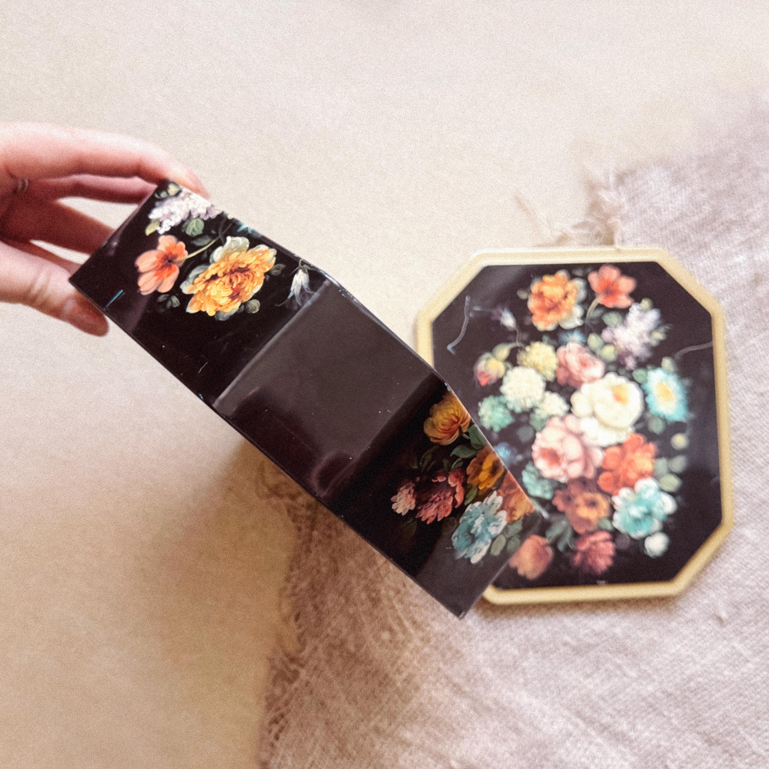 ヴィンテージ風花柄ブリキ缶：シャビーシックなキッチン収納 - Etsy 日本
