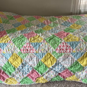 Vintage  Sears children’s Patchwork design  Quilted Cotton Bedspread Coverlet Floral pink yellow blue green  For Upcycling or crafting READ