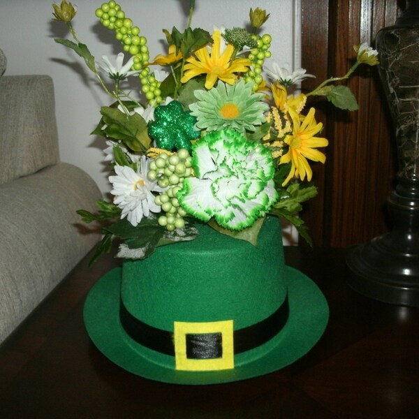St Patty's Day Centerpiece, Table Floral Arrangement, Green Centerpiece, Holiday Table Decor, Home Decor, Office Decor, Seasonal Decor,