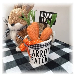 Mini maceta de cerámica Carrot Patch para bandejas escalonadas de Pascua