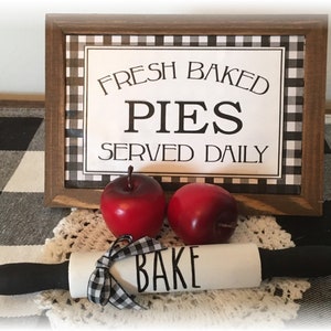 Bake mini rolling pin for tiered trays