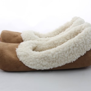 Women's Sherpa Slippers - Women's Slippers with Soles - Soft Sole Shoes Women - Chestnut
