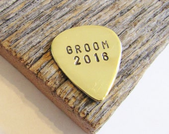 Groom Guitar Pick Engraved Guitar Pic Bride to Groom Wedding Day Couples Gift Groomsman Guitar Slide Hand Stamped Picks for Man Fiance Gift