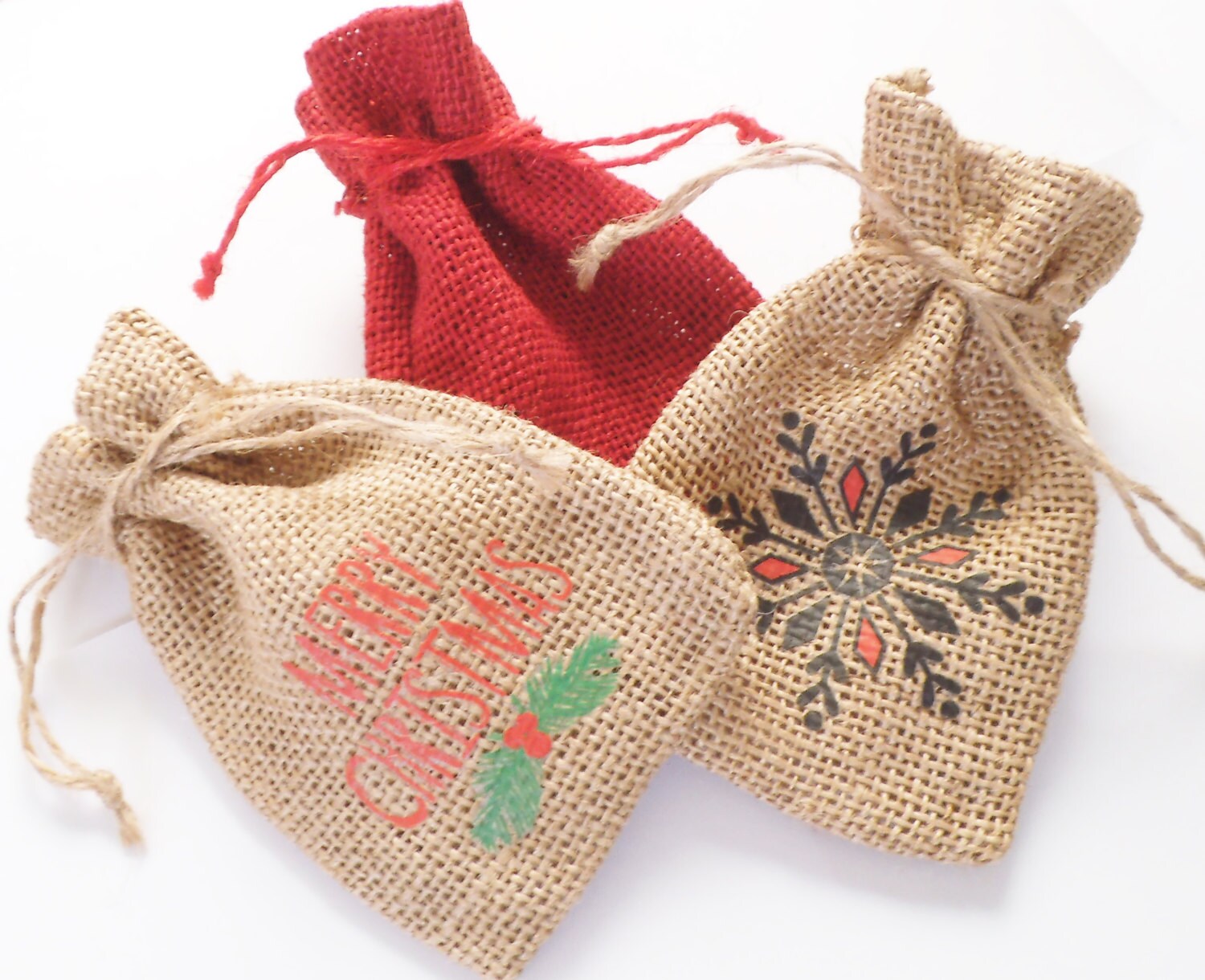 Buy Red Dot Gift 50-Packed Burlap Bags With Drawstring Gift Jute Bags Used  For Gift Packing (Blue, 10*15cm) Online - Shop Home & Garden on Carrefour  UAE